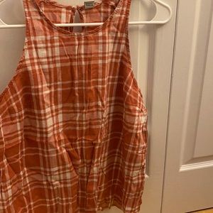 Old navy pink sleeveless top. Small